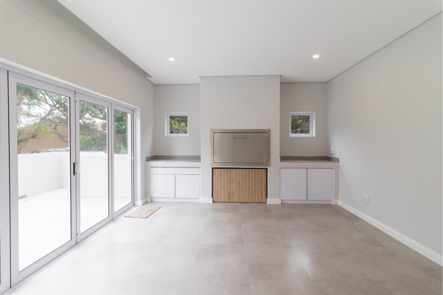 4 Bedroom Property for Sale in Flamingo Vlei Western Cape